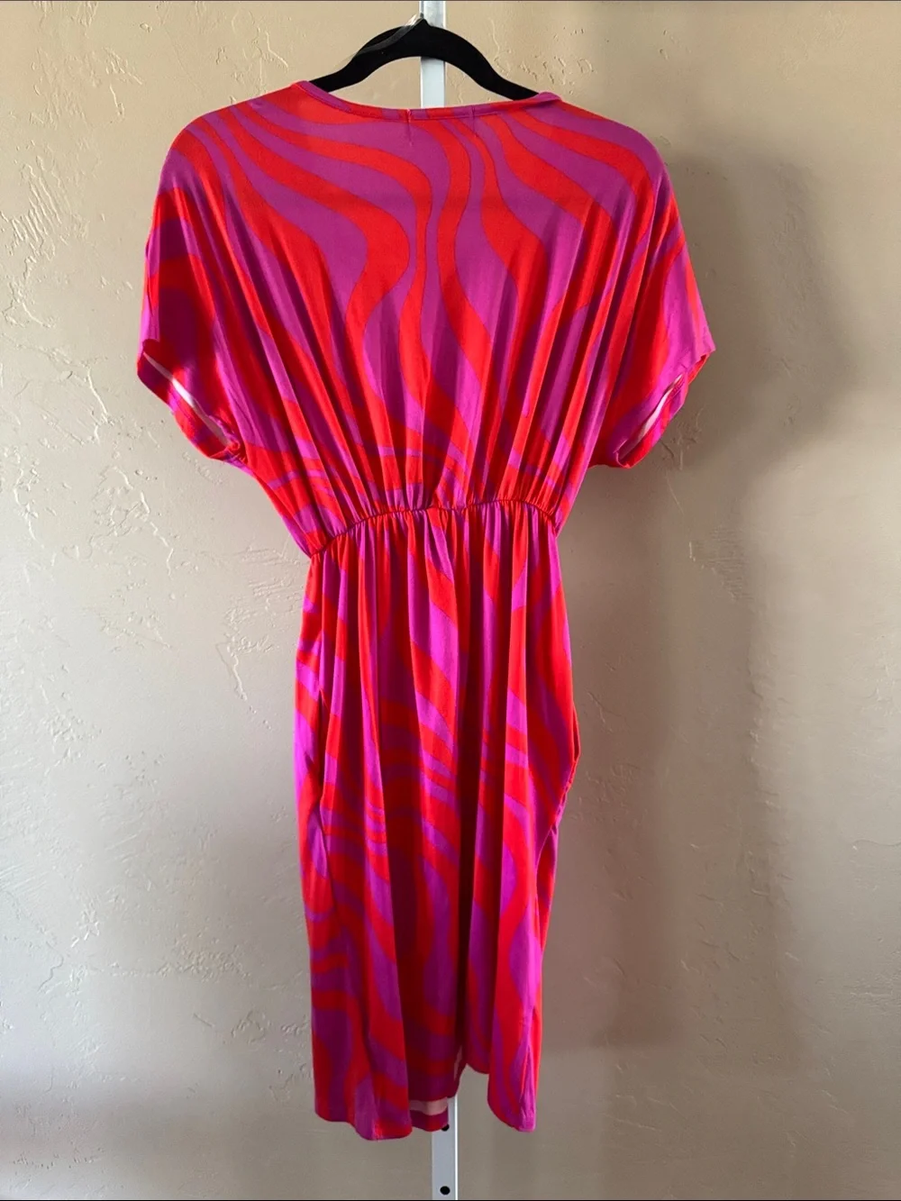 D287 Haptics Zebra Print Surplice Overlap V Neck Short Sleeve Dress with Pockets - Picture 7 of 9